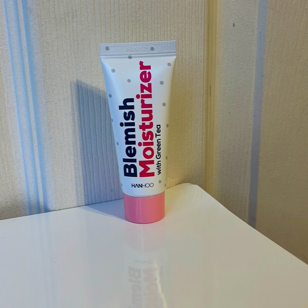 Blemish Moisturizer with green tea